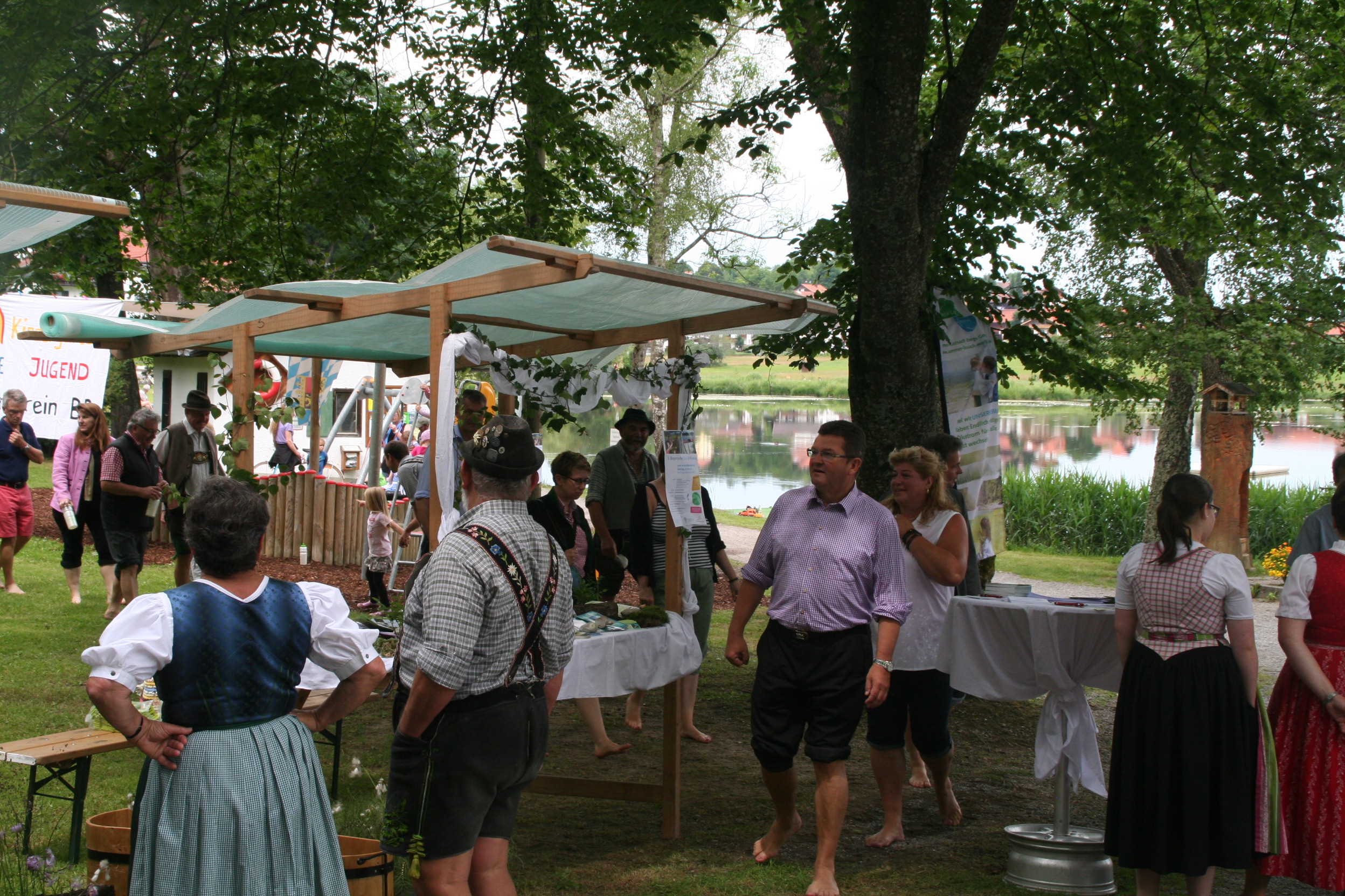 Fest am 5. Bayerischer Barfußwandertag in Bad Bayersoien